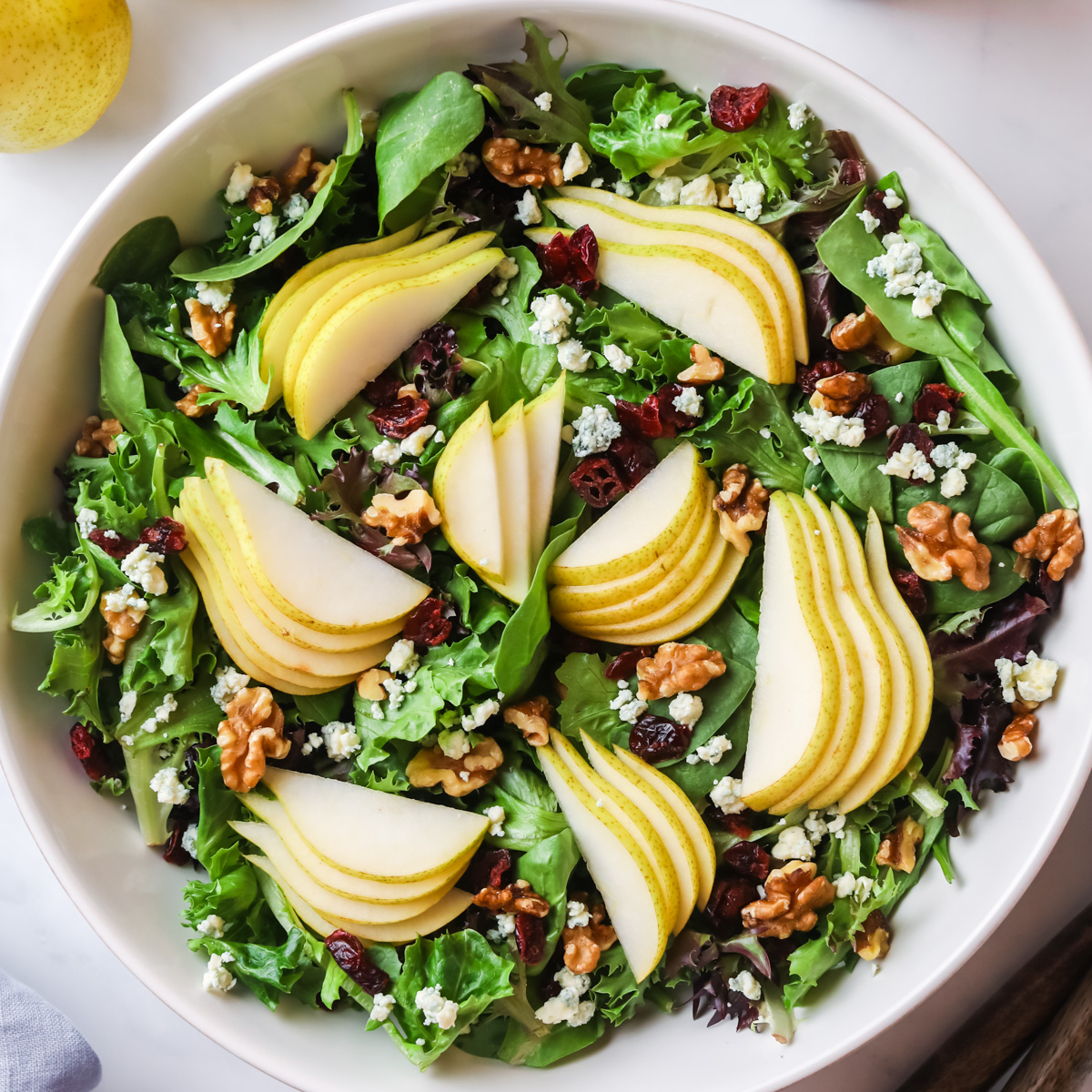 Pear salad with blue cheese.